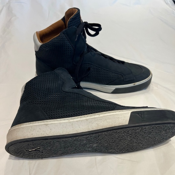 Louis Vuitton Sneakers - Picture 4 of 4